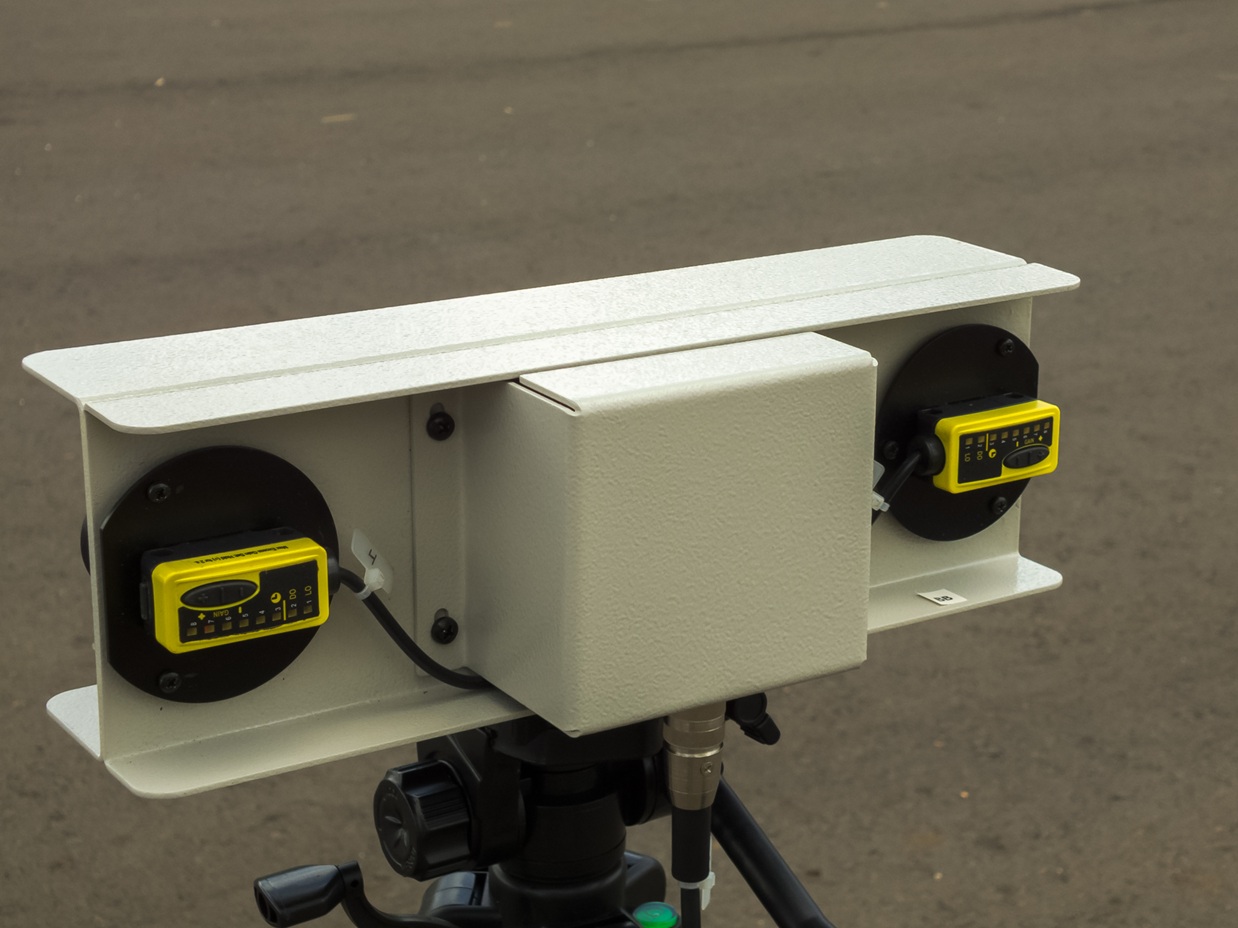 DB3500 — head unit with laser sensors for speed measurement